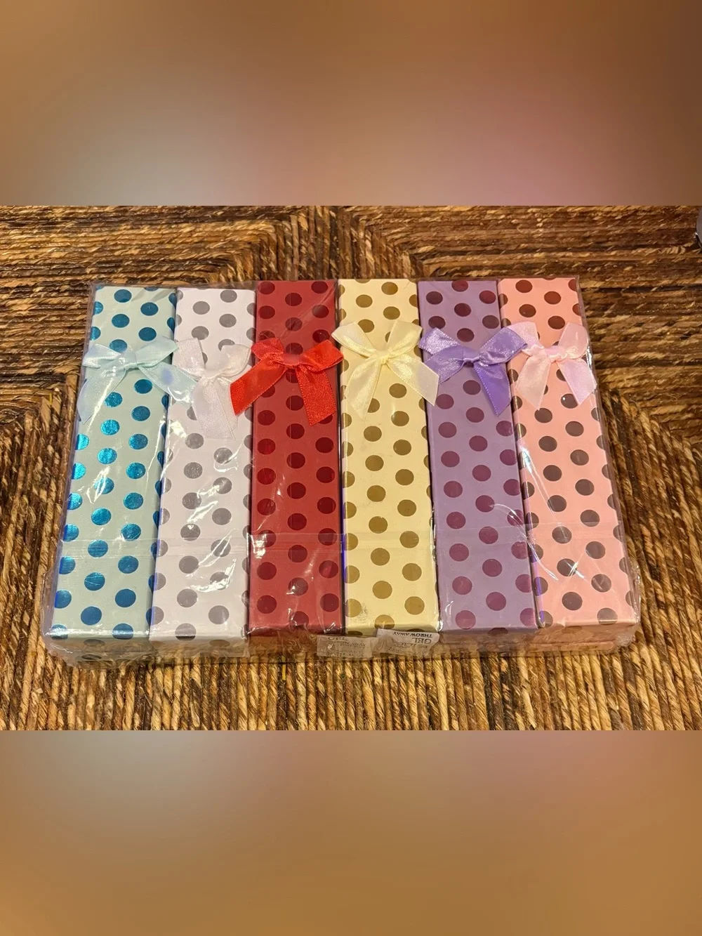 Choice of Gift Boxes with Bows - 6 Polka Dot or 6 Floral - NEW
